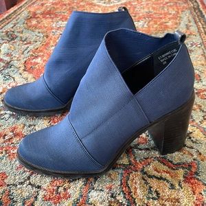 Ellen Tracy blue lug sole booties